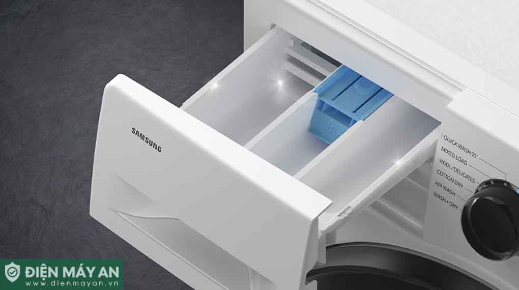 Máy được tích hợp AI Wash có khả năng cảm biến độ bẩn và khối lượng quần áo để tự động điều chỉnh lượng nước,